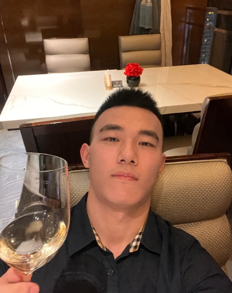 D017 照片741张 视频85个 中国男 气质帅哥 生活日常 旅游 健身 阅读 正装 视频包含实况Live