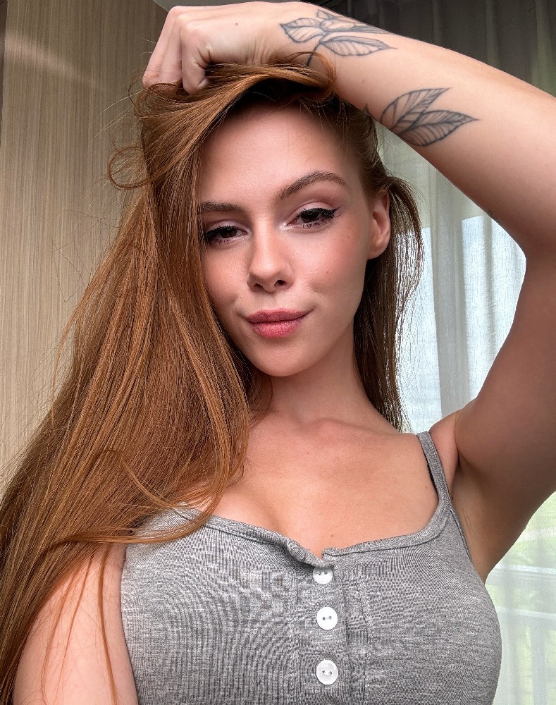 G926 照片318张 视频122个 同人私密 欧美美女少妇 生活日常 大尺度擦边