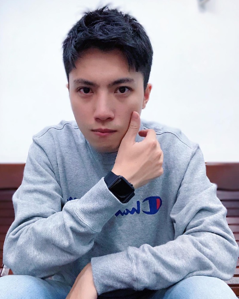 D031 照片536张 视频3个 香港 年轻帅哥 正装 生活日常 旅游