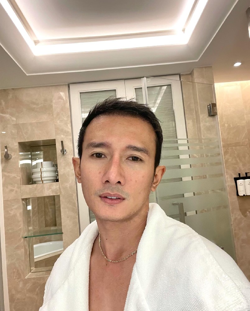 D051 照片420张 视频86个 中国男 定居 美国 自拍多生活场景丰富 生活日常  风景